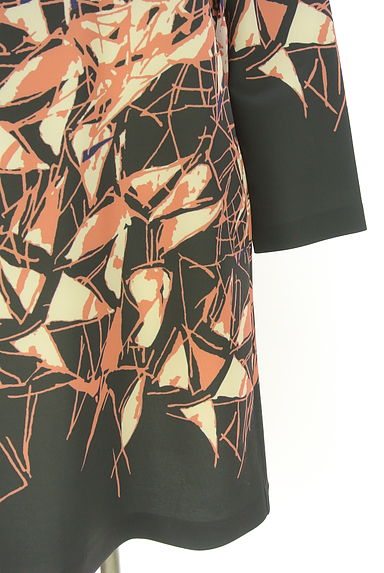 クリックで大画像表示 DoCLASSE(ドゥクラッセ)の古着「総柄ワンピース(ワンピース・チュニック)」大画像5へ