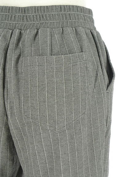 MAYSON GREY（メイソングレイ）の古着「ピンストライプストレッチテーパードパンツ（パンツ）」大画像５へ
