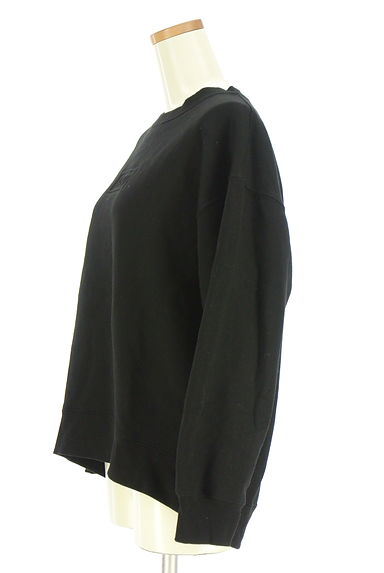 AZUL BY MOUSSY（アズールバイマウジー）の古着「エンボスロゴ裏起毛スウェットトップス（スウェット・パーカー）」大画像３へ