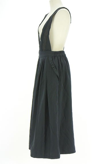 クリックで大画像表示 axes femme(アクシーズファム)の古着「ミモレ丈タックフレアパンツ(オーバーオール・サロペット)」大画像3へ