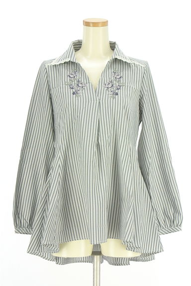 axes femme（アクシーズファム）の古着「花刺繍入りスキッパーフレアブラウス（カットソー・プルオーバー）」大画像１へ