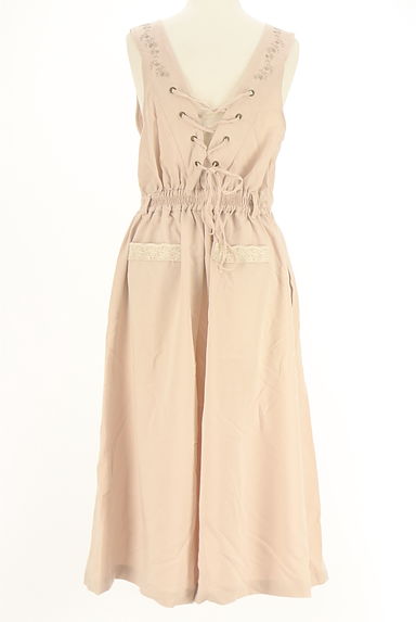 クリックで大画像表示 axes femme(アクシーズファム)の古着「花柄刺繍ミモレ丈サロペットパンツ(キャミワンピース)」大画像2へ