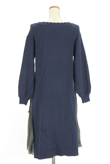 axes femme（アクシーズファム）の古着「サイドシフォン膝丈ケーブルニットワンピ（ワンピース・チュニック）」大画像２へ