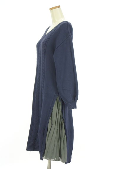 axes femme（アクシーズファム）の古着「サイドシフォン膝丈ケーブルニットワンピ（ワンピース・チュニック）」大画像３へ