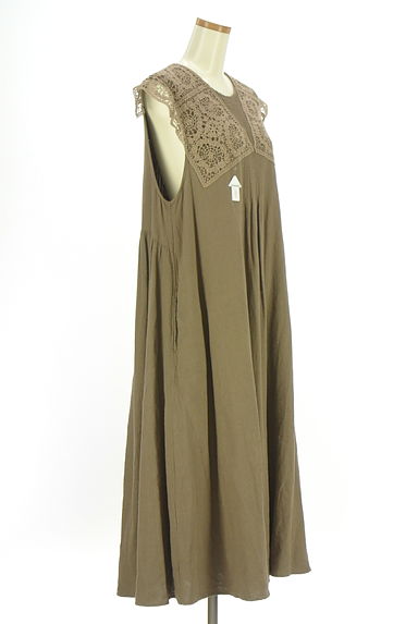 クリックで大画像表示 Samansa Mos2(サマンサモスモス)の古着「刺繍レース付きノースリワンピース(ワンピース・チュニック)」大画像3へ