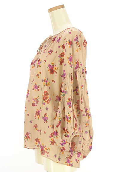 IENA（イエナ）の古着「ボリューム袖花柄ブラウス（カットソー・プルオーバー）」大画像３へ