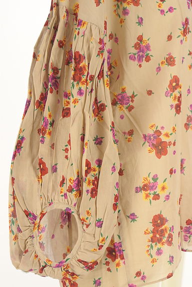 IENA（イエナ）の古着「ボリューム袖花柄ブラウス（カットソー・プルオーバー）」大画像５へ