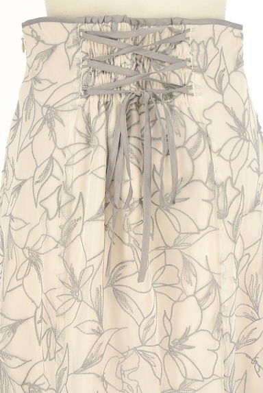 クリックで大画像表示 Apuweiser riche(アプワイザーリッシェ)の古着「花柄刺繍チュールロングスカート(ロングスカート・マキシスカート)」大画像4へ