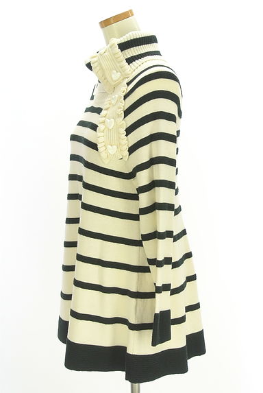 クリックで大画像表示 GALLERY VISCONTI(ギャラリービスコンティ)の古着「ハートボタンフレアニットチュニック(ワンピース・チュニック)」大画像3へ