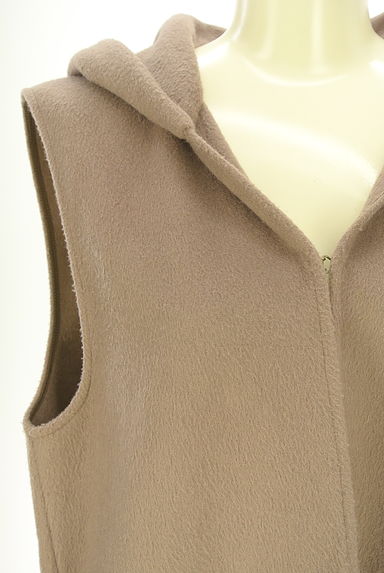 クリックで大画像表示 BEATRICE(ベアトリス)の古着「フーディロングベスト(ベスト・ジレ)」大画像4へ