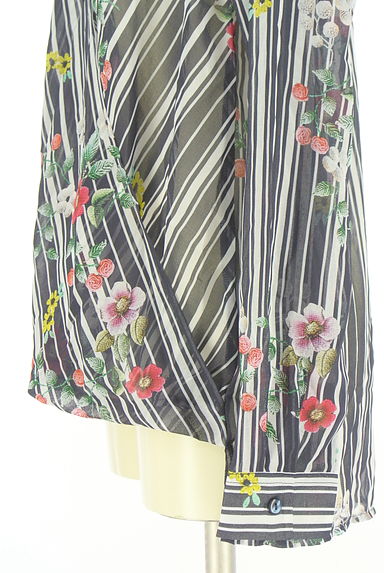 NARA CAMICIE（ナラカミーチェ）の古着「花柄カシュクールシアープルオーバー（ブラウス）」大画像５へ