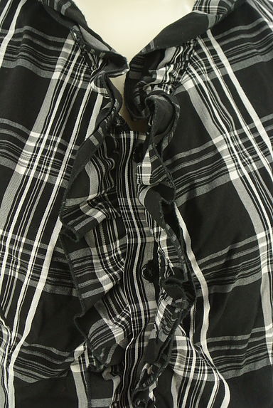 NARA CAMICIE（ナラカミーチェ）の古着「7分袖チェックフリルブラウス（ブラウス）」大画像４へ