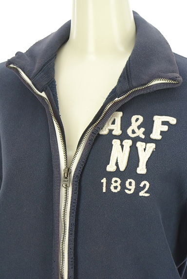 Abercrombie&Fitch（アバクロンビーアンドフィッチ）の古着「ロゴワッペン裏起毛スウェットカーデ（スウェット・パーカー）」大画像４へ