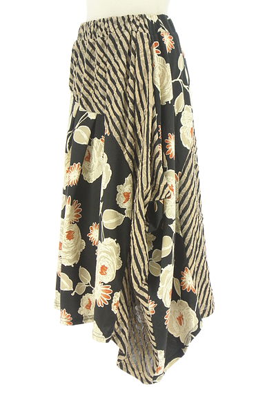 antiqua（アンティカ）の古着「斜めボーダー×花柄アシメ膝下ニットスカート（スカート）」大画像３へ