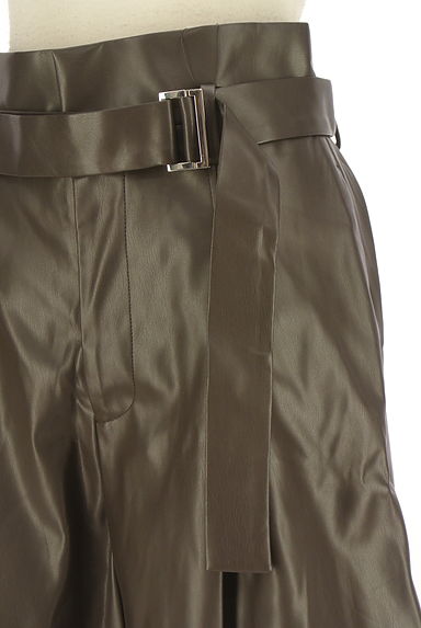 FRAY I.D（フレイアイディー）の古着「ベルト付きフェイクレザーキュロットパンツ（ショートパンツ・ハーフパンツ）」大画像５へ