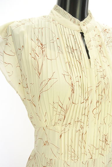 Snidel（スナイデル）の古着「花柄プリーツシフォンワンピース（ワンピース・チュニック）」大画像４へ