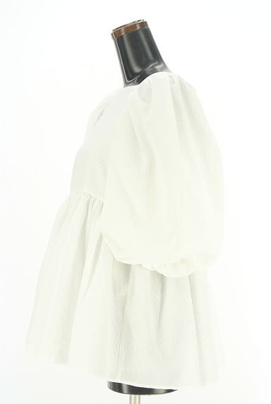 Mila Owen（ミラオーウェン）の古着「バルーンスリーブペプラムブラウス（カットソー・プルオーバー）」大画像３へ