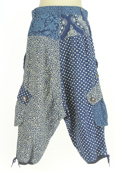 mercibeaucoup（メルシーボークー）の古着「花柄×ドット柄パッチワークサルエルパンツ（パンツ）」大画像２へ