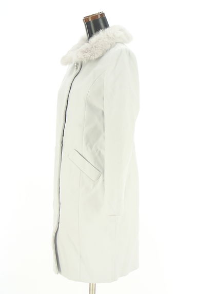 MISCH MASCH（ミッシュマッシュ）の古着「ビジューブローチ付きファー襟ロングコート（コート）」大画像３へ