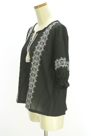 earth music&ecology（アースミュージック＆エコロジー）の古着「タッセル付きクロスステッチブラウス（カットソー・プルオーバー）」大画像３へ