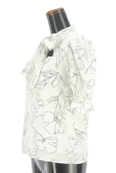 An MILLE（アンミール）の古着「半そでボウタイ花柄カットソー（カットソー・プルオーバー）」大画像３へ