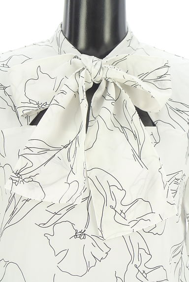 An MILLE（アンミール）の古着「半そでボウタイ花柄カットソー（カットソー・プルオーバー）」大画像４へ