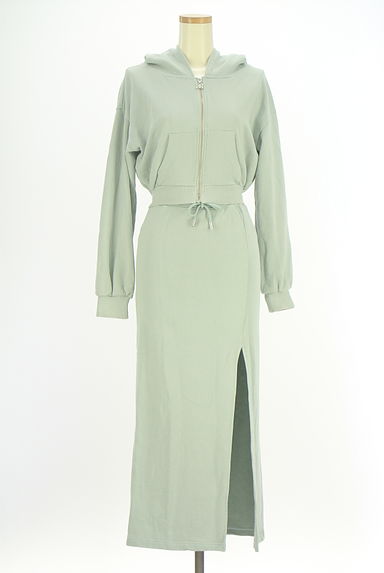 Darich（ダーリッチ）の古着「ジップパーカー+スリットロングスカート（セットアップ（ジャケット＋スカート））」大画像１へ