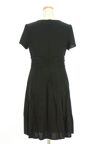 Reflect（リフレクト）の古着「接触冷感スクエアネック膝丈ワンピース（ワンピース・チュニック）」大画像２へ