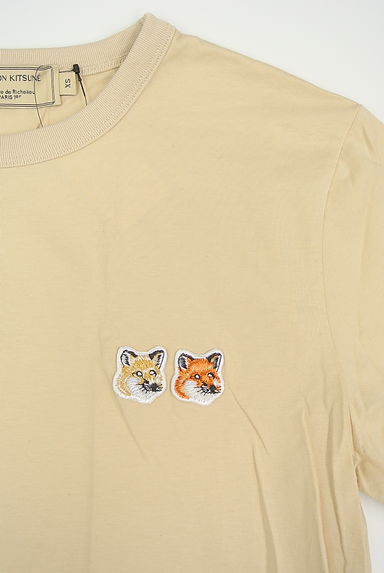 クリックで大画像表示 MAISON KITSUNE(メゾン キツネ)の古着「ワッペンTシャツ(Tシャツ)」大画像3へ