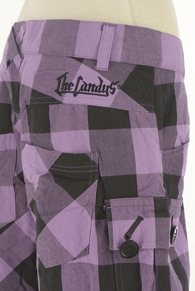 Candy Stripper（キャンディストリッパー）の古着「缶バッチ付きギンガムチェックショートパンツ（ショートパンツ・ハーフパンツ）」大画像４へ