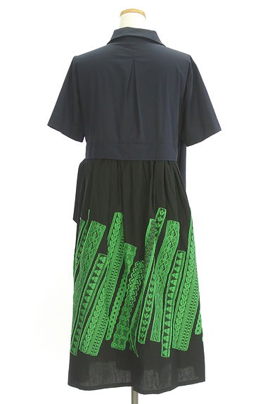 クリックで大画像表示 FRAPBOIS(フラボア)の古着「アシメジャガードロングフレアワンピース(ワンピース・チュニック)」大画像2へ