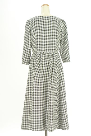 TOCCA（トッカ）の古着「千鳥格子柄ロングフレアワンピース（ワンピース・チュニック）」大画像２へ