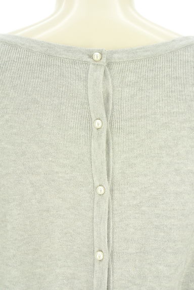 クリックで大画像表示 Te chichi(テチチ)の古着「Te chichi TERRASSE 前後2WAYパールボタンニット(ニット)」大画像4へ