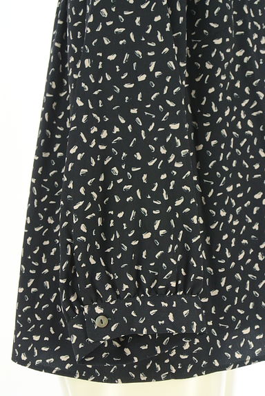 Tiaclasse（ティアクラッセ）の古着「ボリューム9分袖総柄キーネックブラウス（カットソー・プルオーバー）」大画像５へ