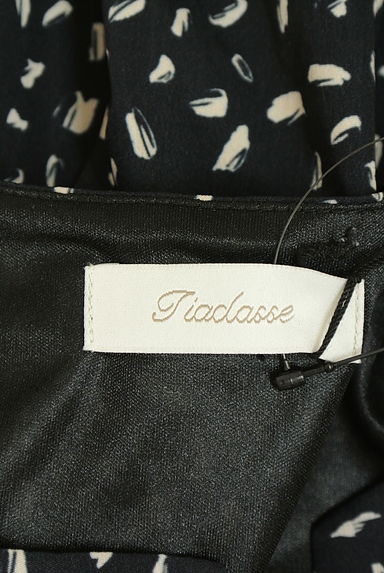 Tiaclasse（ティアクラッセ）の古着「ボリューム9分袖総柄キーネックブラウス（カットソー・プルオーバー）」大画像６へ