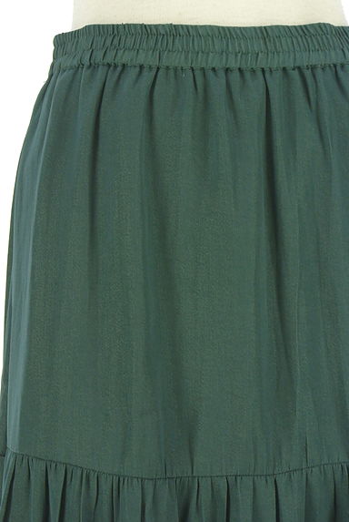 earth music&ecology（アースミュージック＆エコロジー）の古着「微光沢ティアードロングスカート（ロングスカート・マキシスカート）」大画像４へ