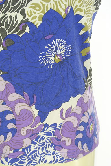 HIROKO KOSHINO（ヒロココシノ）の古着「ラインストーン付き花柄カットソー（カットソー・プルオーバー）」大画像５へ