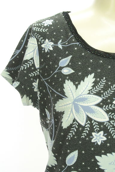 sportiff（スポーティフ）の古着「花柄Tシャツ（カットソー・プルオーバー）」大画像４へ