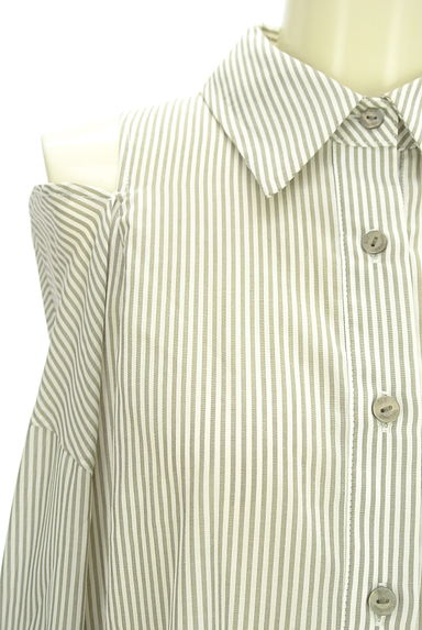 SLY（スライ）の古着「オープンショルダーミドル丈フレアシャツ（カジュアルシャツ）」大画像４へ