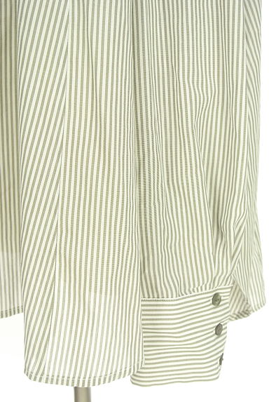 SLY（スライ）の古着「オープンショルダーミドル丈フレアシャツ（カジュアルシャツ）」大画像５へ