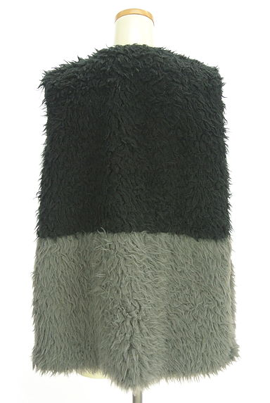 クリックで大画像表示 AZUL BY MOUSSY(アズールバイマウジー)の古着「ミドル丈シャギーニットベスト(ベスト・ジレ)」大画像2へ