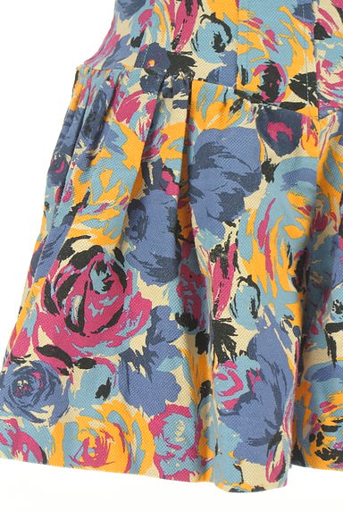 Lily Brown（リリーブラウン）の古着「ハイウエストタックフレアショートパンツ（ショートパンツ・ハーフパンツ）」大画像５へ