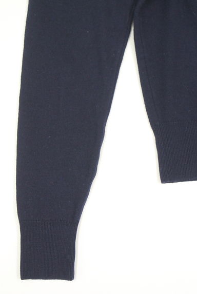 MAISON KITSUNE（メゾン キツネ）の古着「ワンポインワッペンニット（ニット）」大画像４へ