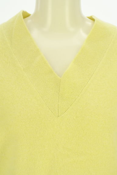 TOMORROWLAND（トゥモローランド）の古着「Vネックふんわりニット（ニット）」大画像４へ