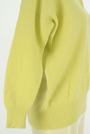 TOMORROWLAND（トゥモローランド）の古着「Vネックふんわりニット（ニット）」大画像５へ