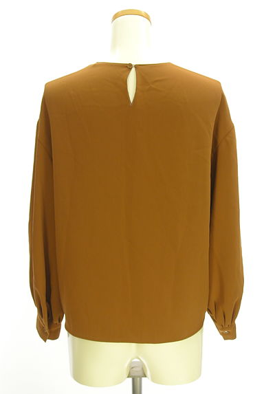 TOMORROWLAND（トゥモローランド）の古着「ボリューム袖ブラウス（カットソー・プルオーバー）」大画像２へ