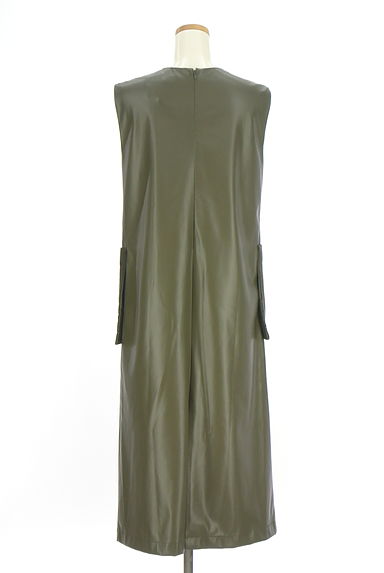 BRAHMIN（ブラーミン）の古着「ベロアポケット付きエコレザーロングワンピ（ワンピース・チュニック）」大画像２へ