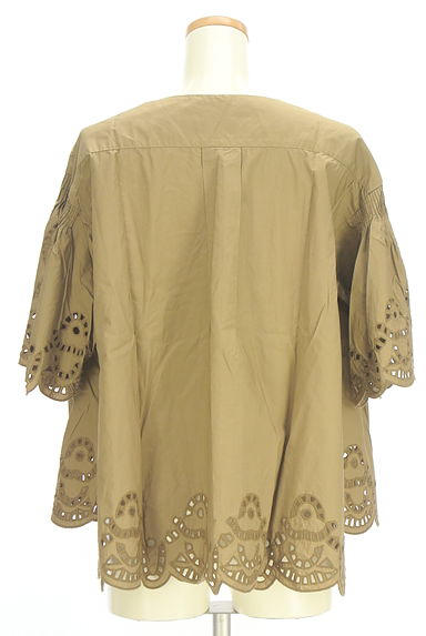 ADAM ET ROPE（アダムエロペ）の古着「Vネックカットワークレースカットソー（カットソー・プルオーバー）」大画像２へ