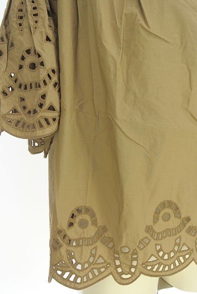 ADAM ET ROPE（アダムエロペ）の古着「Vネックカットワークレースカットソー（カットソー・プルオーバー）」大画像５へ