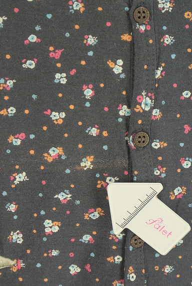 クリックで大画像表示 CUBE SUGAR(キューブシュガー)の古着「7分袖小花柄カーディガン(カットソー・プルオーバー)」大画像5へ